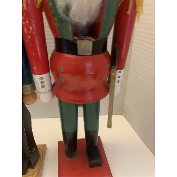 Christmas Ornament Nutcracker Set Of 3 damage parts only - Picture 9 of 16